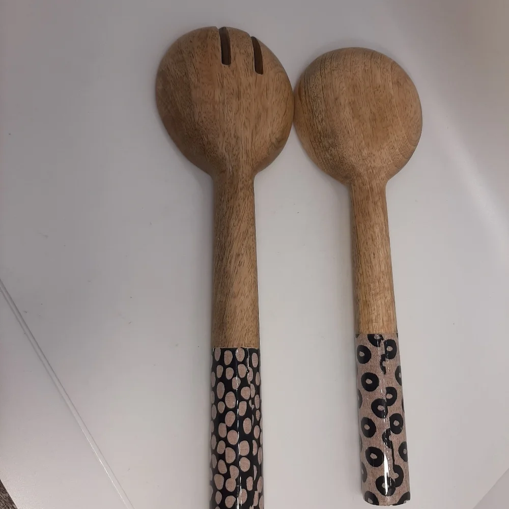 NWT 2 Wood Serving Salad Utensils Fork Spoon Dinnerware